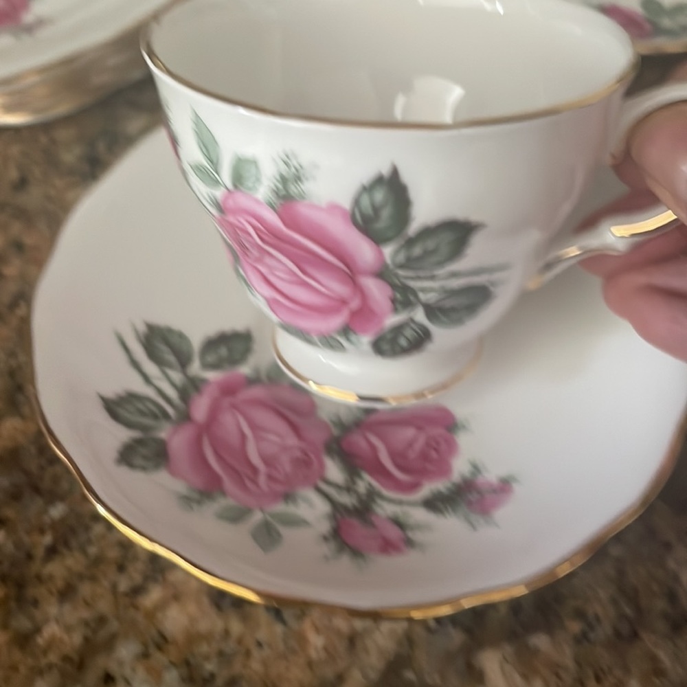 Royal Vale China Tea Set - Picture 5 of 6